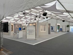Innenansichten & Mobiliar